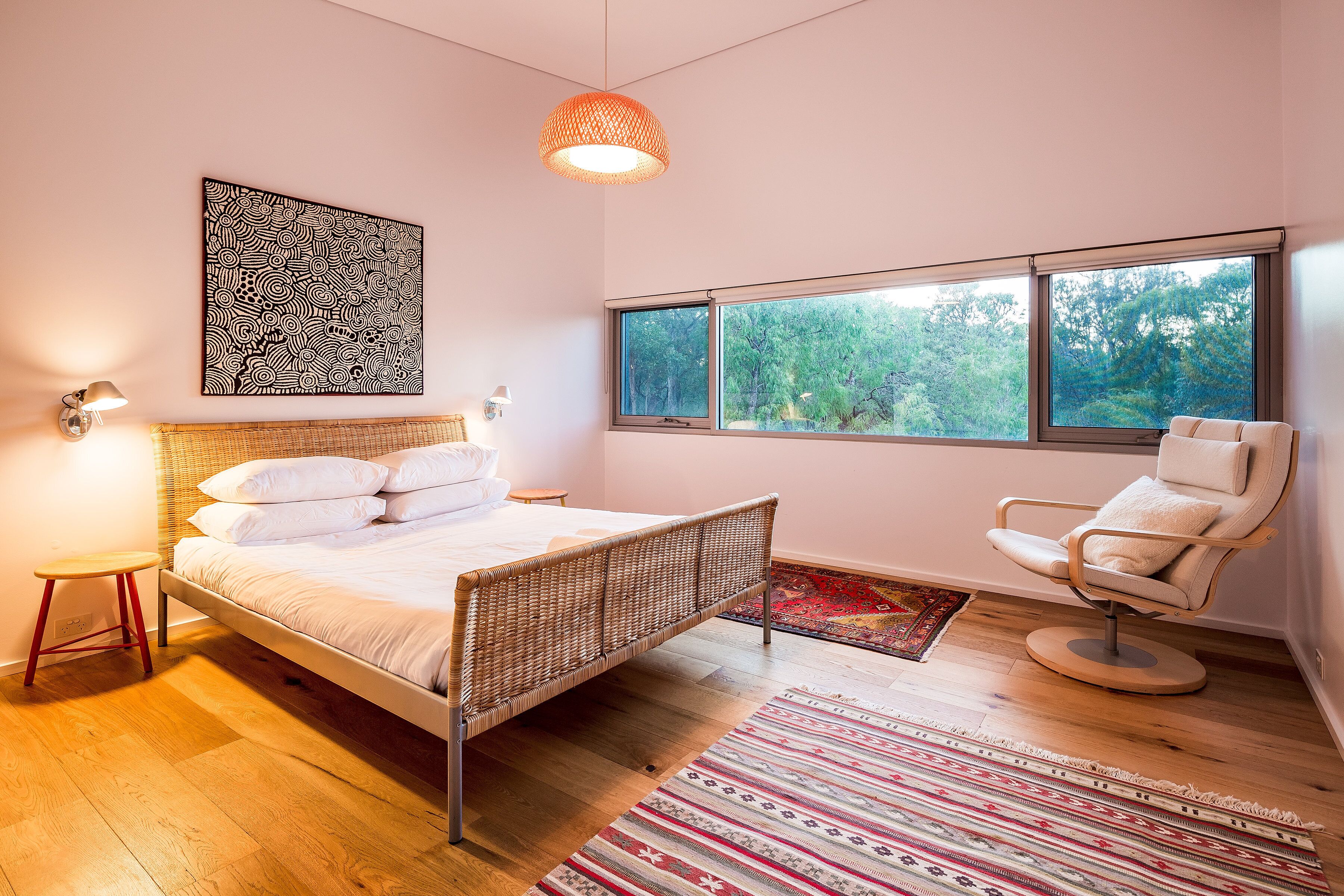 Injidup Sanctuary - luxury home close to the beach  — image 17