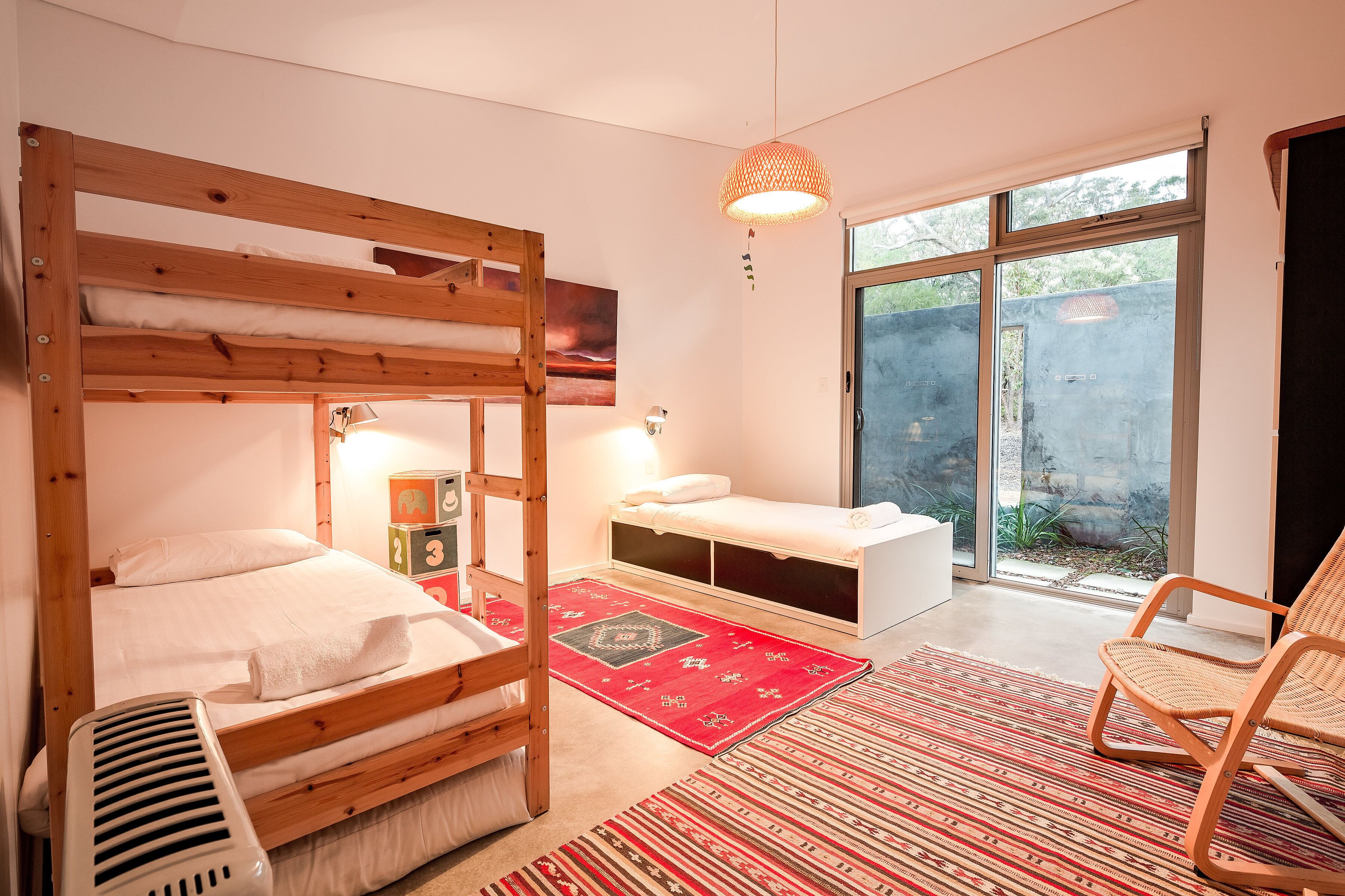 Injidup Sanctuary - luxury home close to the beach  — image 20