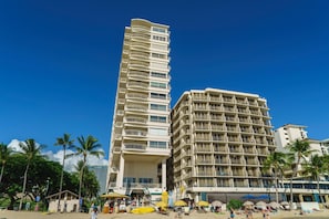 Exterior - 30 seconds to The Ocean! Waikiki Shore, 1 Bedroom with 1 Parking (WS08) (Honolulu)