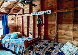2 bedrooms, iron/ironing board, travel cot, free WiFi