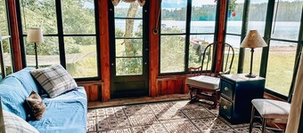 Boote, Dock, Floß, Grill, Feuerstelle, am See, Strand, Picknicktisch, tier- / kinderfreundlich