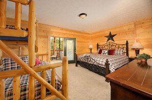 5 bedrooms, iron/ironing board, free WiFi, bed sheets - Mountain Lodge: Spacious, Game room, Hot Tub, Top Amenities, in the woods yet near Attractions! (Gatlinburg)