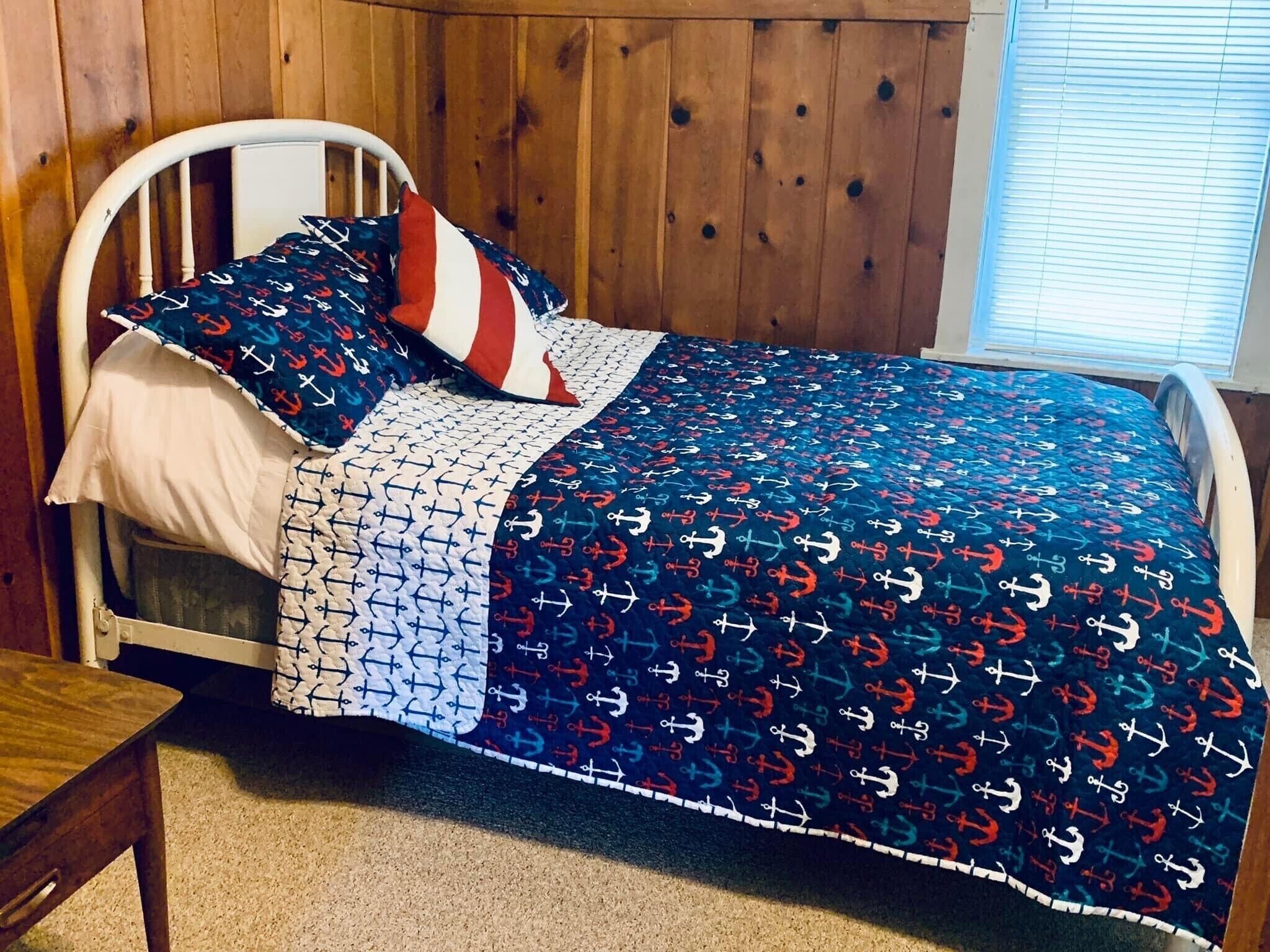 5br 1 Ba Cottage In The Heart Of St. Ignace