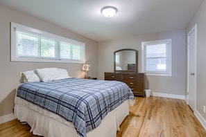 4 bedrooms, premium bedding, memory-foam beds, WiFi