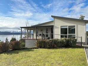Exterior - Esperance Landing, waterfront luxury (Brooks Bay)