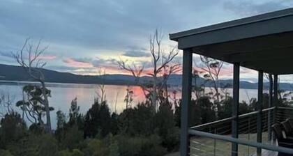 Esperance Landing, waterfront luxury