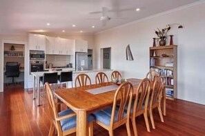 Dining - Esperance Landing, waterfront luxury (Brooks Bay)