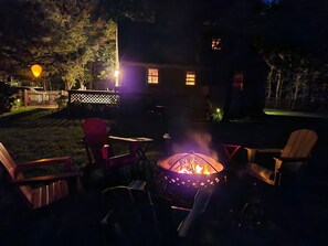 Property grounds - Bright, spacious, private beach home. Big backyard, firepit, deck. Family fave! (Eastham)