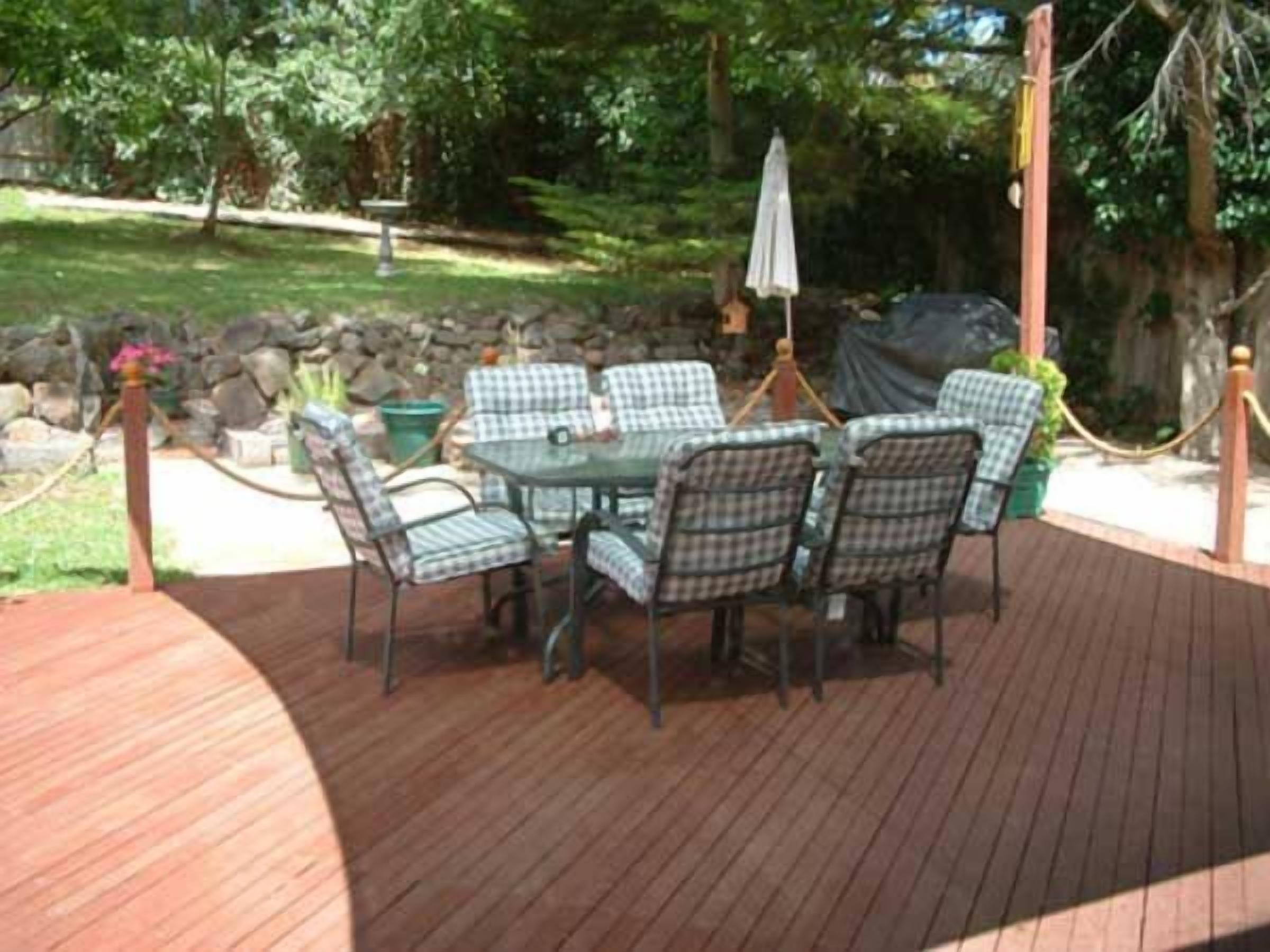 Eltham Retreat Guest House - Warm & Bright Home — image 8