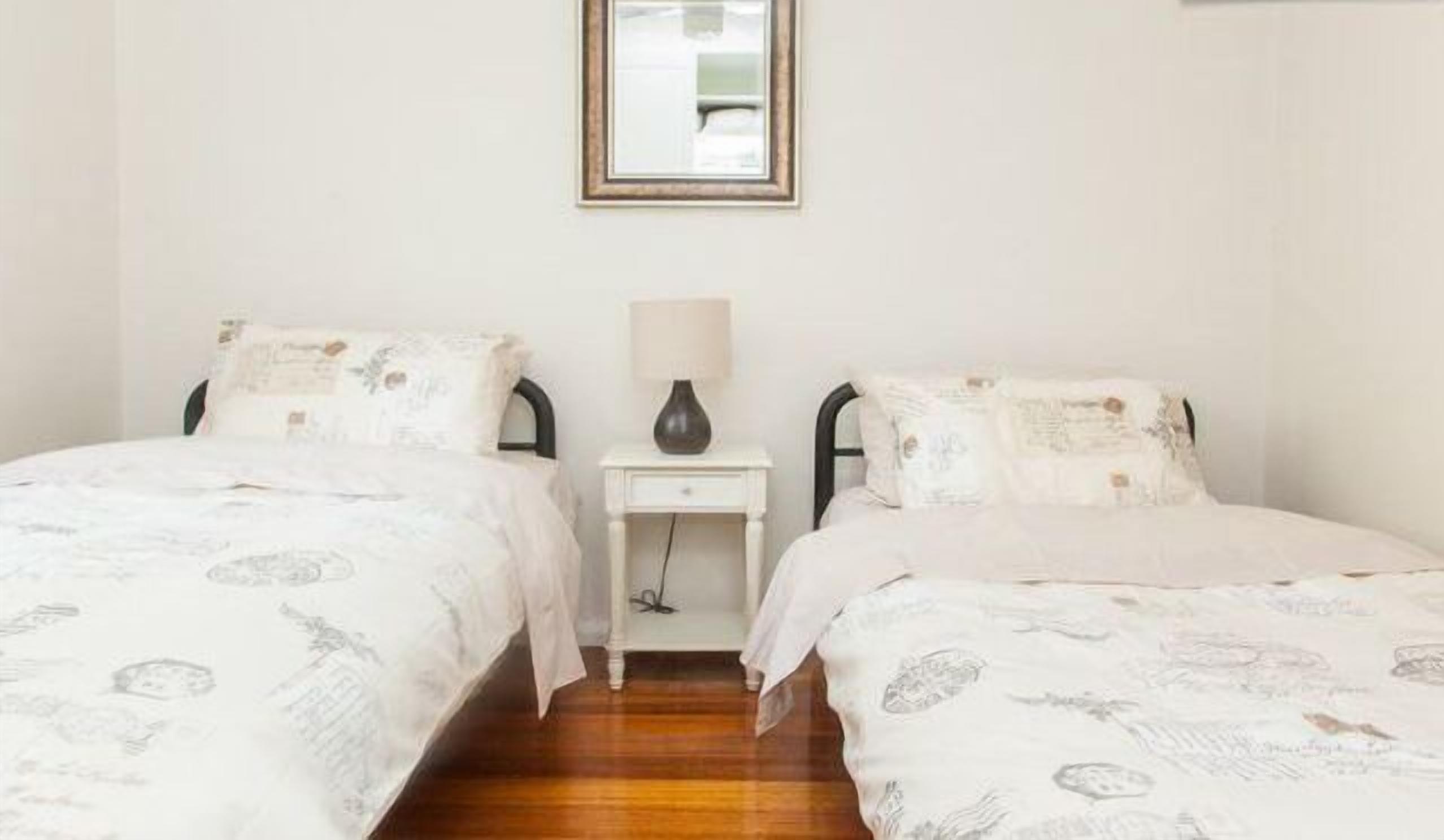 Eltham Retreat Guest House - Warm & Bright Home — image 6