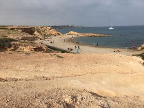 Plage à proximité, chaises longues