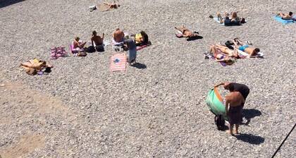 Bel appartement avec terrasse et vue mer.