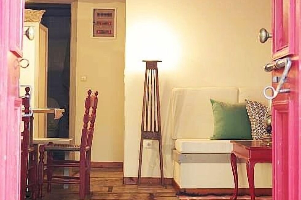 Kalivaki, renovated stone cottage with wea and mountain views