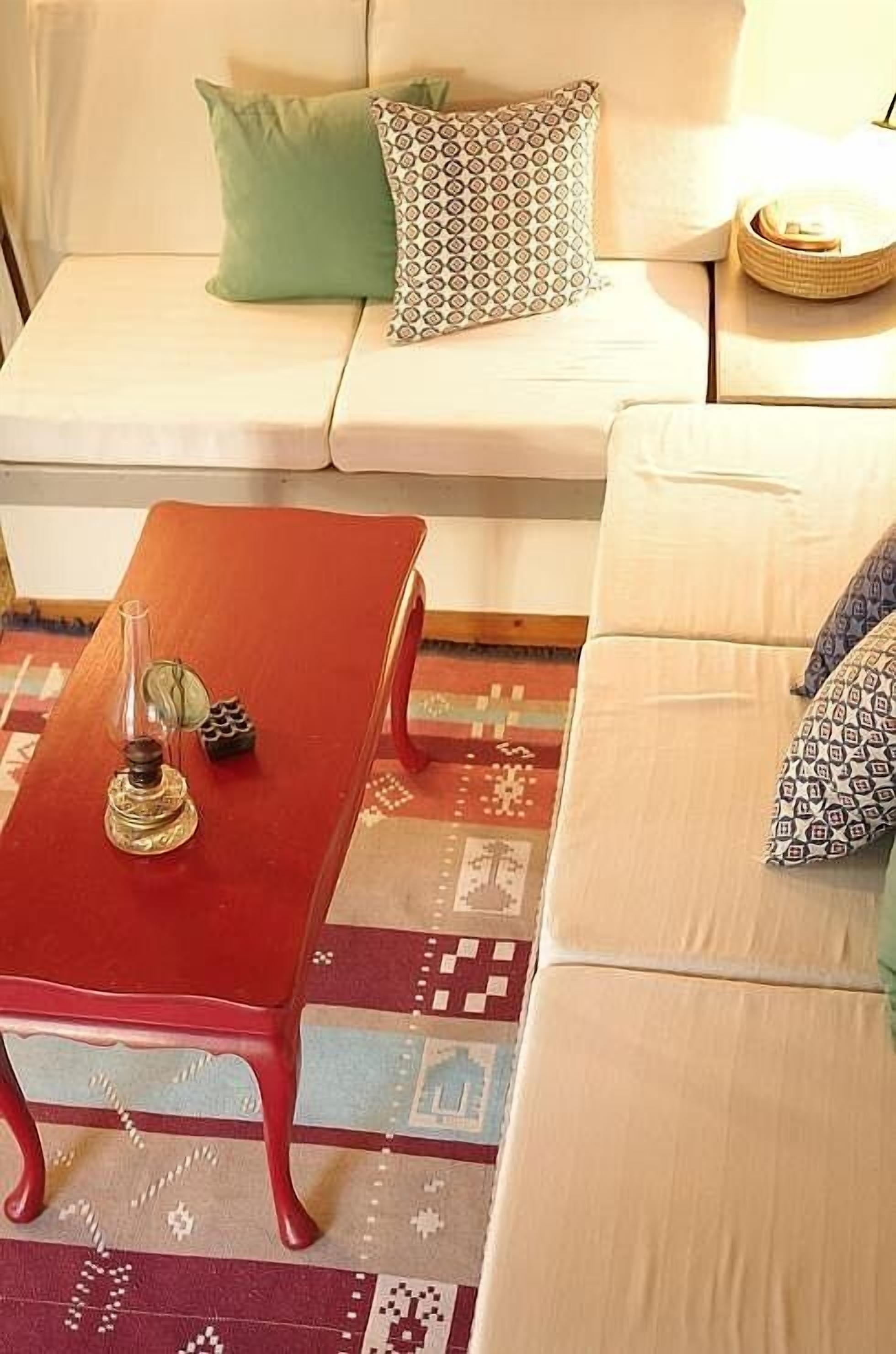 Kalivaki, renovated stone cottage with wea and mountain views 