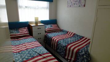 2 bedrooms, bed sheets