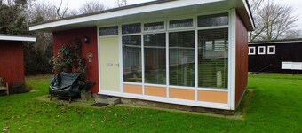 Norfolk Broads, Stalham Chalet, Sleeps 4+2, Dogs, Pool