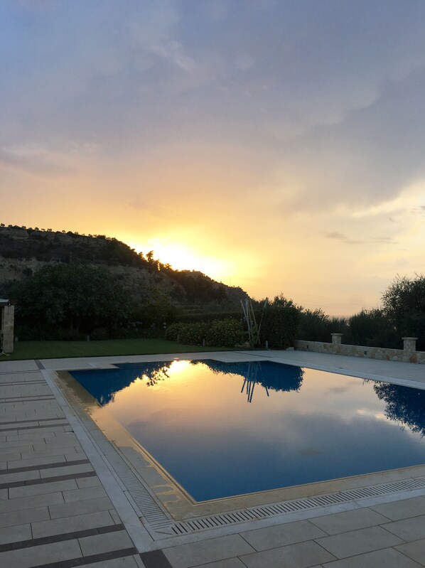 Pool - Luxury Private Villa With Large Pool And Amazing Views (Corinth)