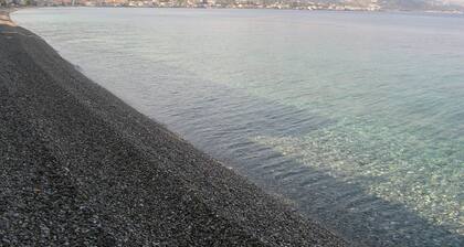 Ylellinen yksityinen huvila, jossa suuri uima-allas ja upeat näkymät