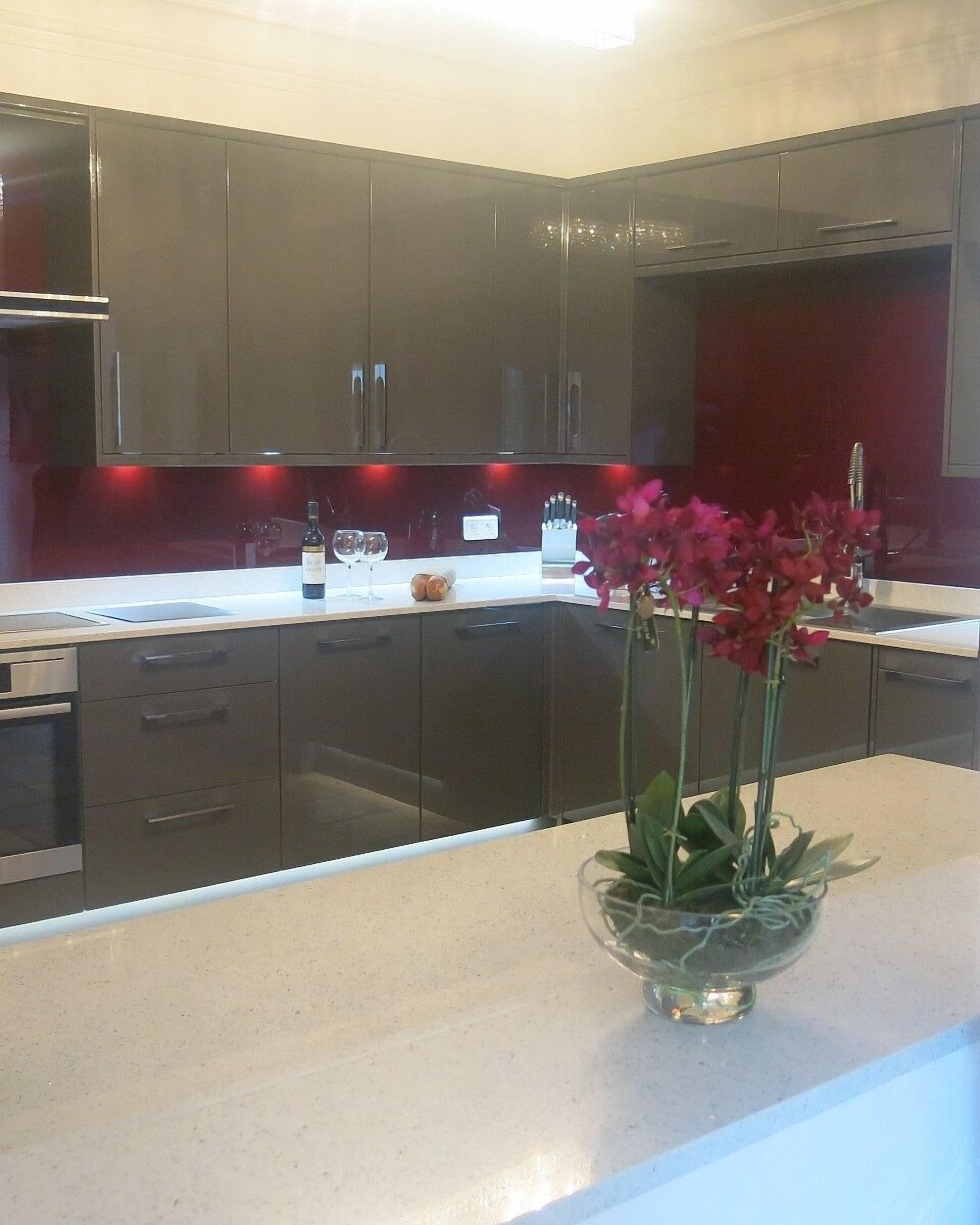 Private Luxury Villa With Heated Pool in Super Cannes, Air con,views of the Alps