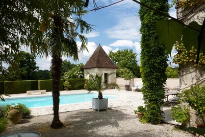 Exquisite Farmhouse & Heated Pool