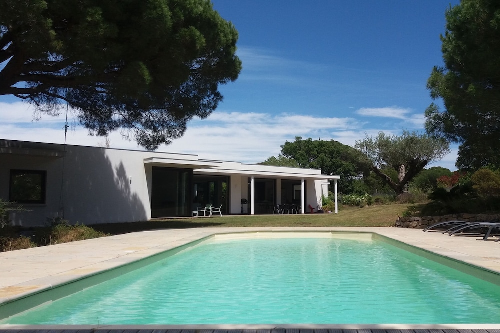 Exceptional villa 350 m2 modern architect