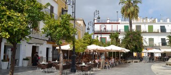 Magnificent house, CENTER of Sanlucar and a step away from the BEACH, A/C, WIFI and PARKING