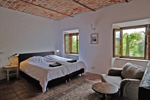 6 chambres, fer et planche à repasser, Wi-Fi, literie fournie