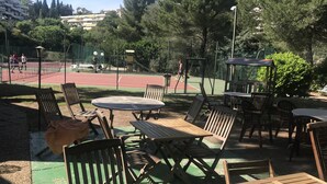 ملعب رياضي