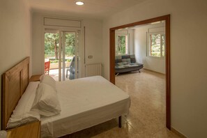 6 soverom og reiseseng for barn