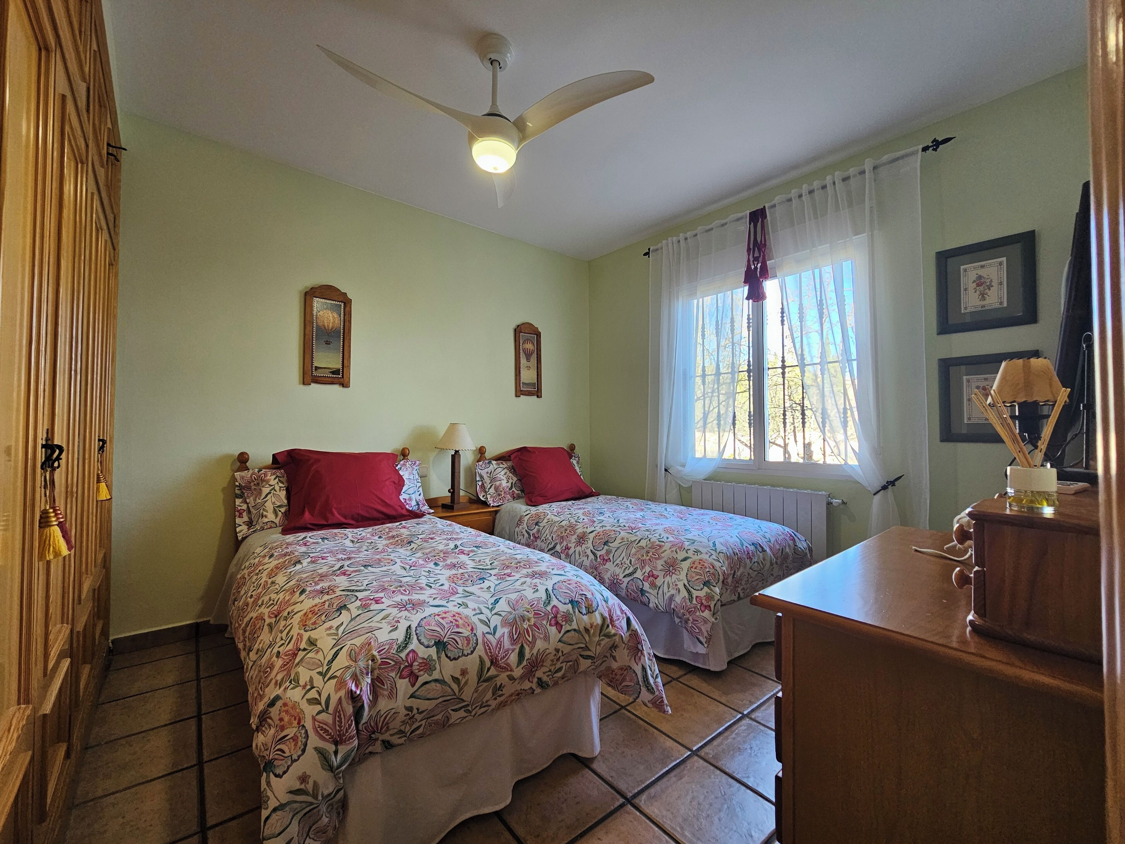 4 bedrooms, iron/ironing board, travel crib, free WiFi