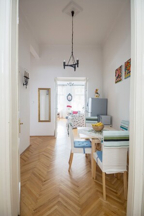 Dining - Flat in the most Central Location of Budapest  (Budapest)