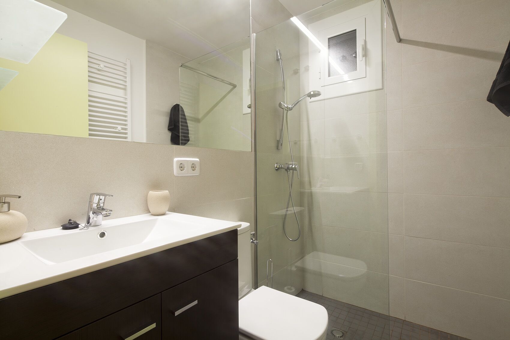 Golden Sagrada Familia apartment in Barcelona