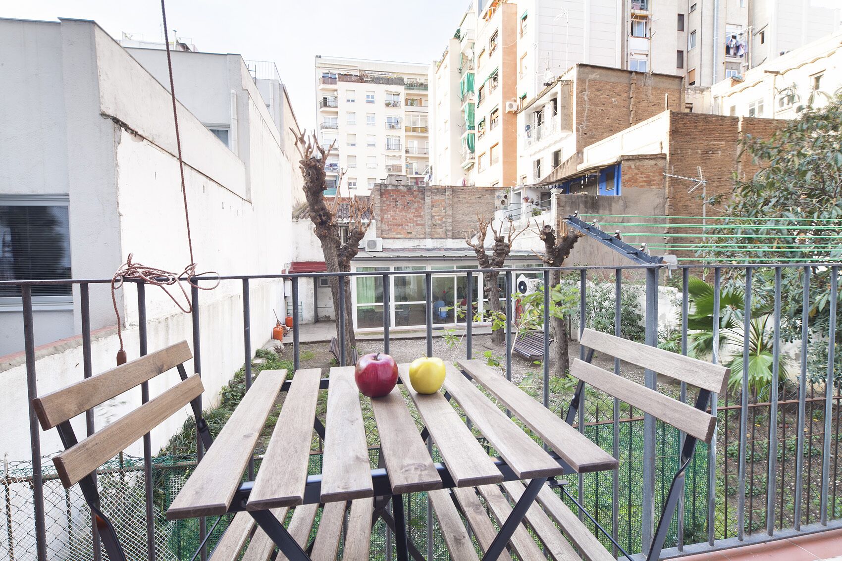 Golden Sagrada Familia apartment in Barcelona