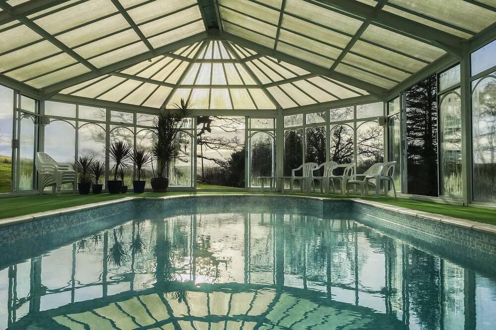 Cilpost Farmhouse - Indoor Heated Pool