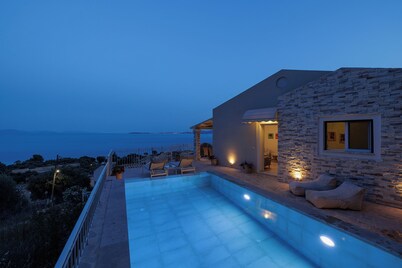 Villa Alemar House with private pool, Spectacular sea views,150m to the beach.