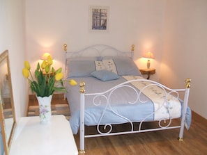 1 bedroom, iron/ironing board, travel cot, free WiFi - Self Contained Gite with lovely country views (Saint-Martin-De-Cenilly)