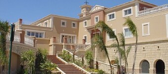 5 Star Luxurious Villa With Panoramic Golf Views.