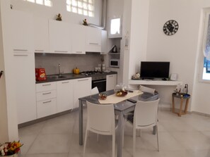 Dining - Casa da Bianca new apartment 50 meters from the sea cod.cin IT009029C2Q4HBV7RT (Finale Ligure)