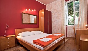 2 habitaciones, caja de seguridad en la habitación y cuna de viaje 