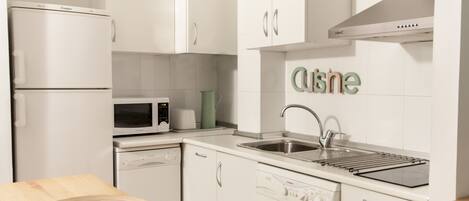 Fridge, microwave, dishwasher, coffee/tea maker