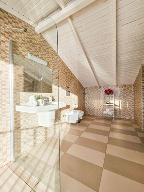 Hair dryer, towels, soap, toilet paper - Luxury 5 Bedroom Villa Merih With Breathtaking Views of Kalkan Bay (Kalkan)
