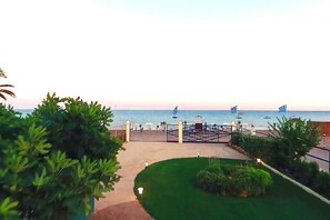 المنطقة المحيطة بالمنشأة