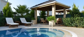 luksus 3 værelses by villaer i oludeniz til leje med privat pool og have