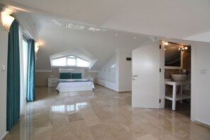 3 Schlafzimmer, Zimmersafe, Bügeleisen/Bügelbrett, WLAN