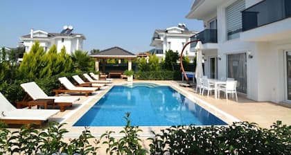 villas de luxe 3 chambres à oludeniz à louer avec piscine privée et jardin