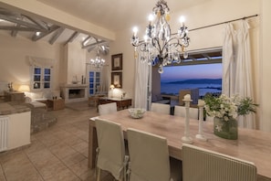 Dining - Villa Kallisti - A small paradise with the most magnificent view (Aghios Emilianos)