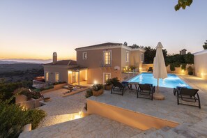 Pool - Villa Kallisti - A small paradise with the most magnificent view (Aghios Emilianos)