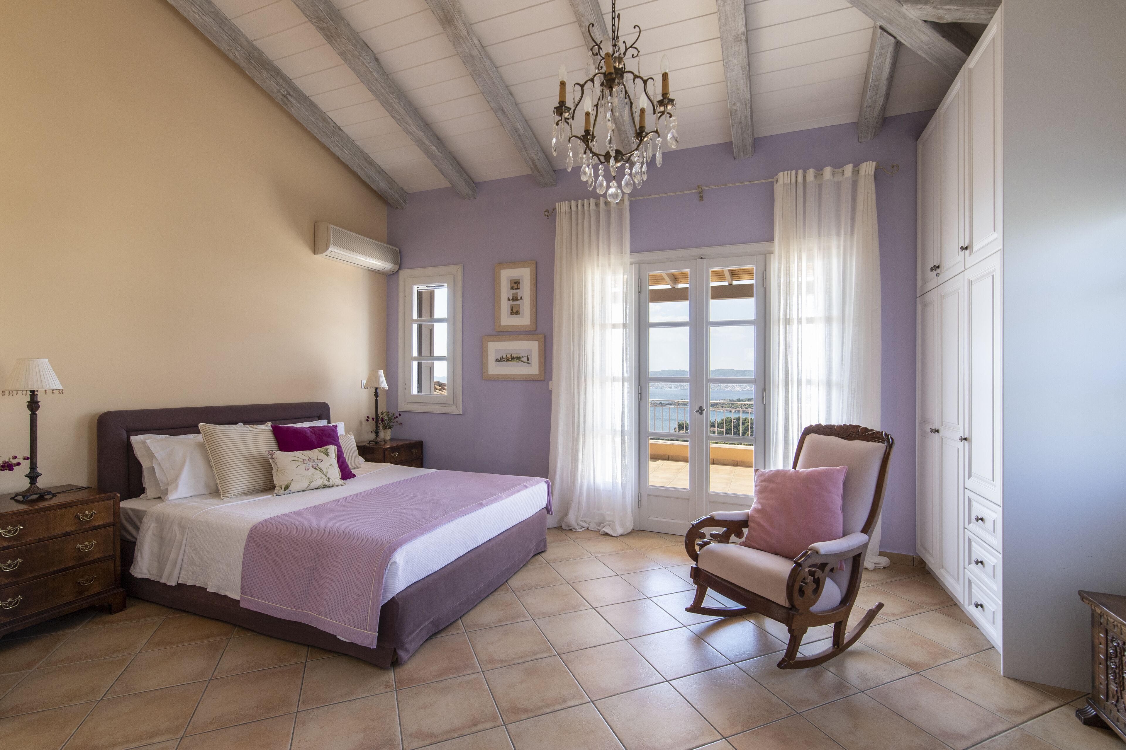 4 chambres, fer et planche à repasser, Wi-Fi, draps fournis