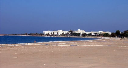 HK Villa Paphos: Merinäköala: Lämmitetty uima-allas: Kylpylä poreallas: WiFi: UK TV: Polkupyörät