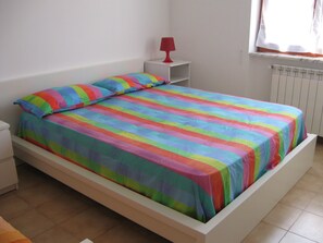 2 chambres, fer et planche à repasser, Wi-Fi gratuit, draps fournis